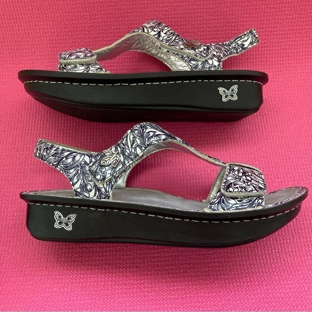 Algeria 36 Navy White Leather Sandals KEN-769. 
Size 41 US 10.5 - Picture 5 of 7